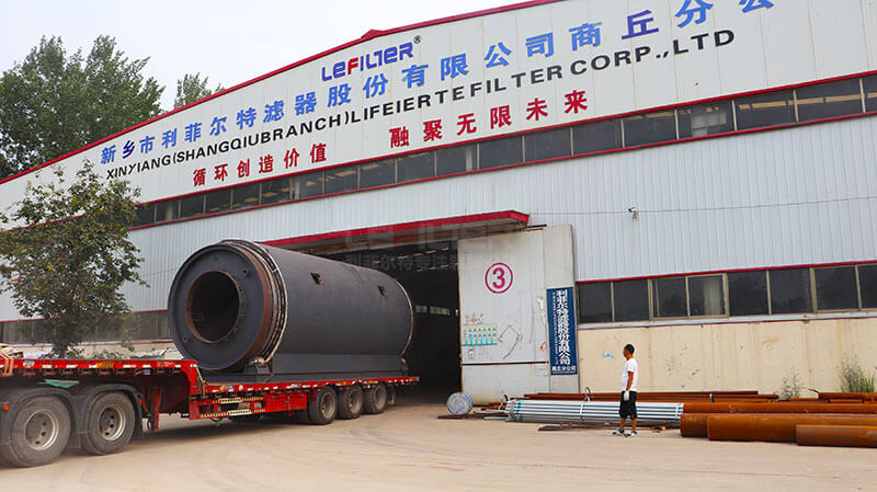 福建陳總訂購的4臺LES-2666輪胎煉油設備發車發出02 福建陳總訂購的4臺LES-2666輪胎煉油設備發車發出02